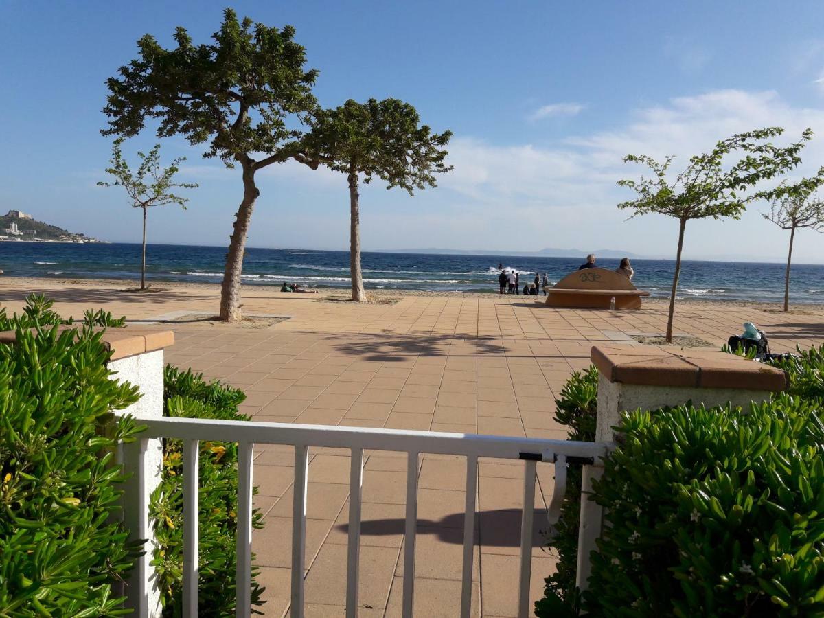 Residencia Platja De Roses Apartment Exterior photo