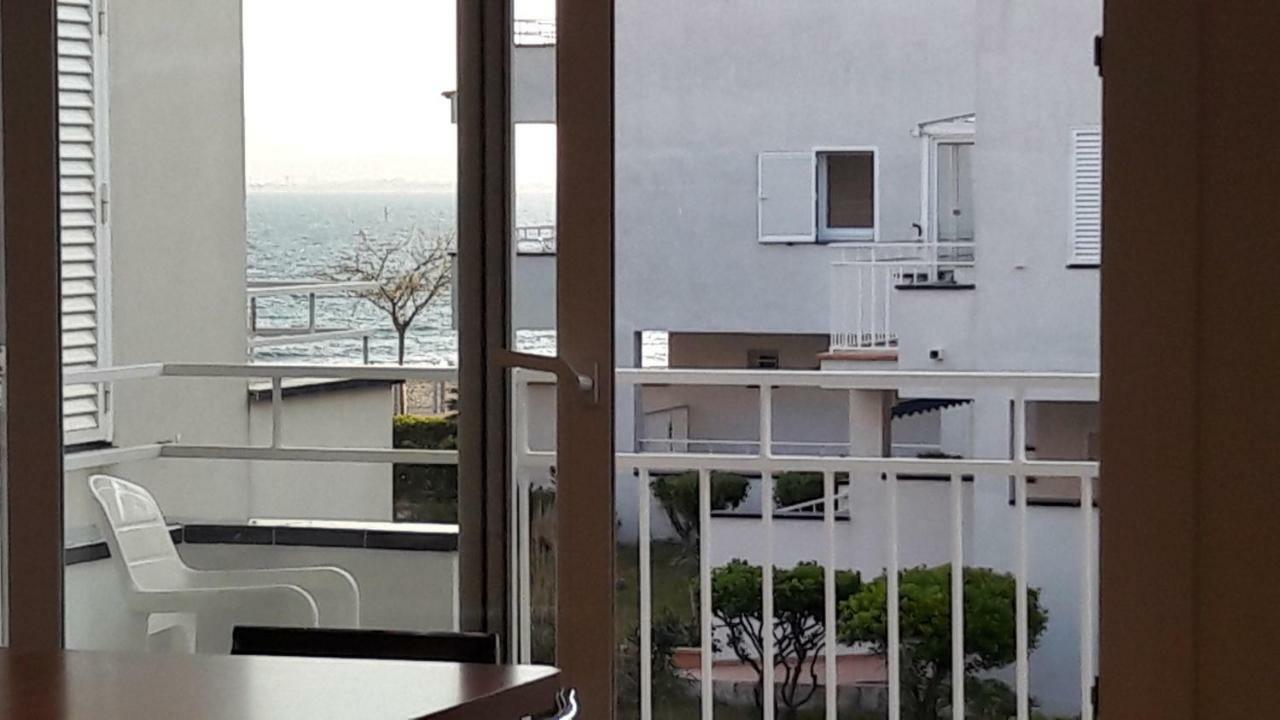 Residencia Platja De Roses Apartment Exterior photo