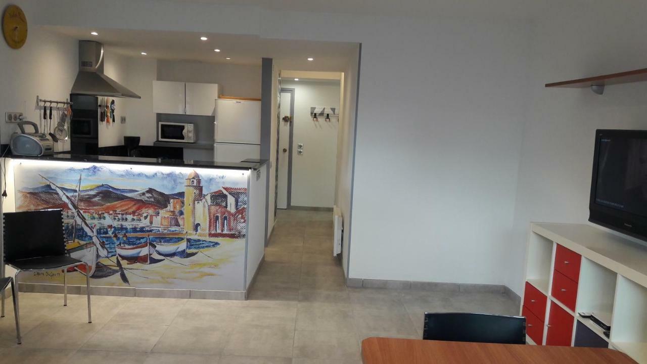 Residencia Platja De Roses Apartment Exterior photo
